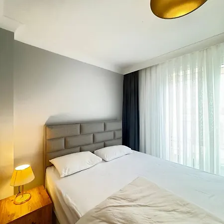 New Building 1br -1ba Bakirkoey Y5 이스탄불