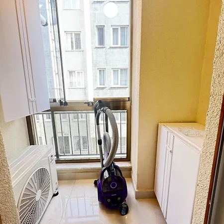 New Building 1br -1ba Bakirkoey Y5 Istanbul